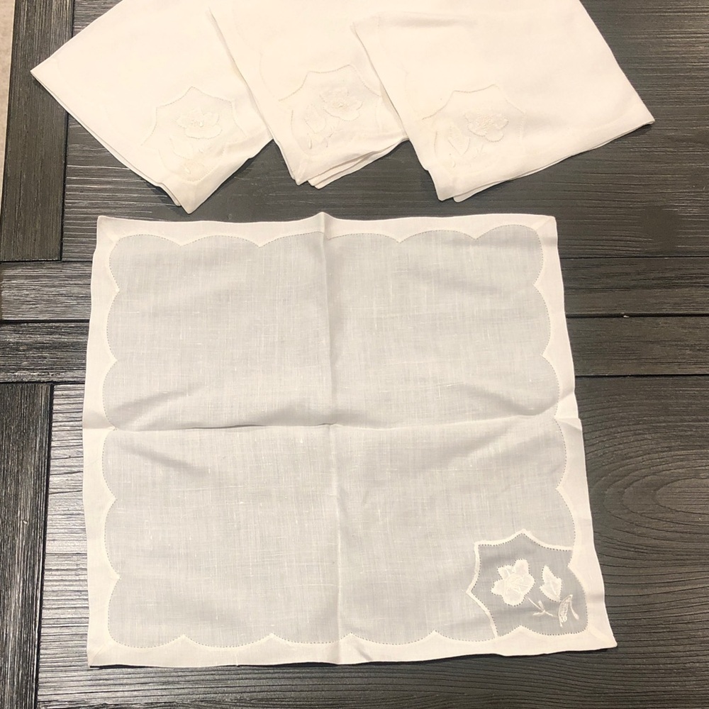 Elegant White Embroidered Napkins lot of 4